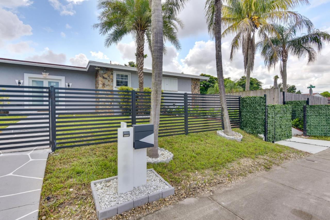 Lush West Park Escape With Pool Access! Leilighet Miami Gardens Eksteriør bilde