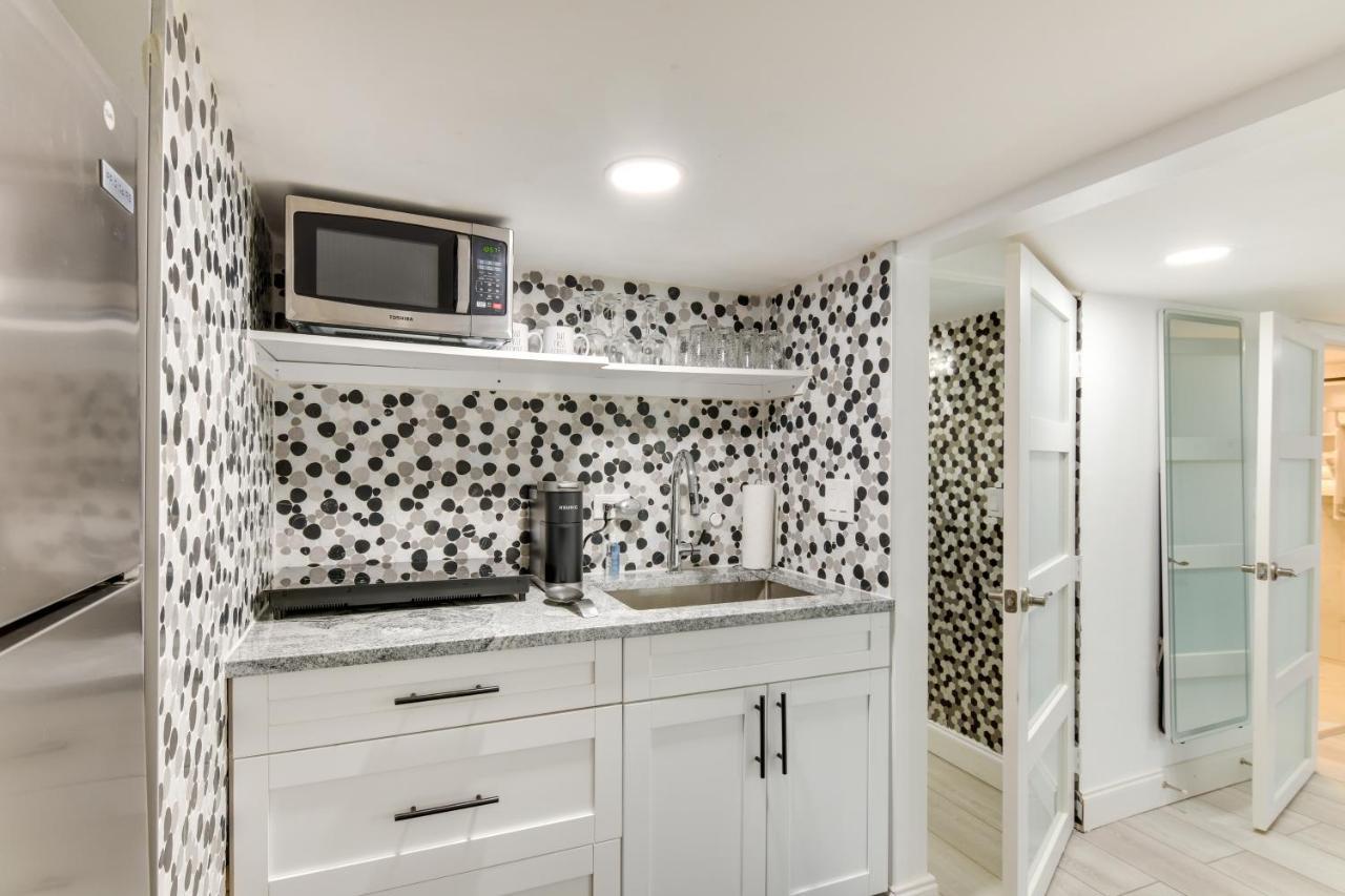 Lush West Park Escape With Pool Access! Leilighet Miami Gardens Eksteriør bilde